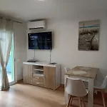 Brisas Del Mar * סאלו
