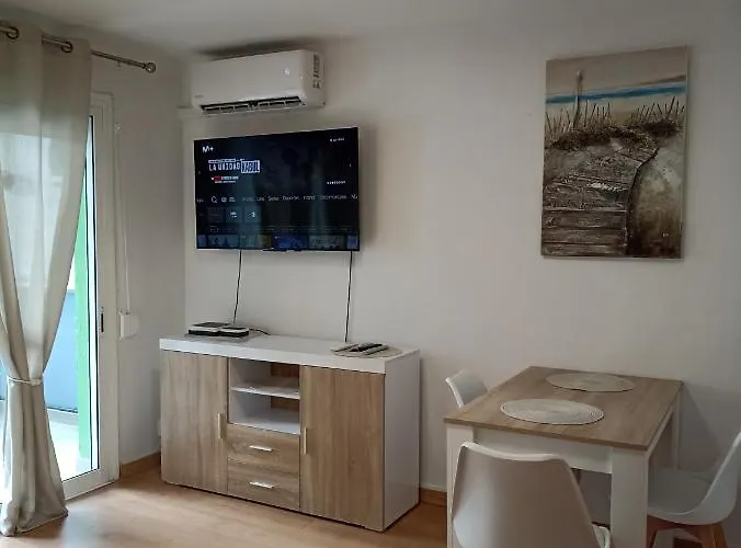Brisas Del Mar * סאלו
